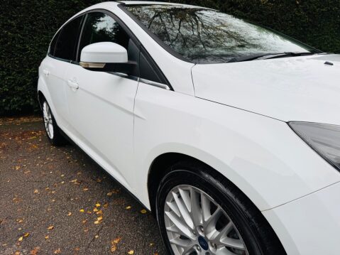 Ford Focus 1.0T EcoBoost Zetec Euro 5 (s/s) 5dr 10