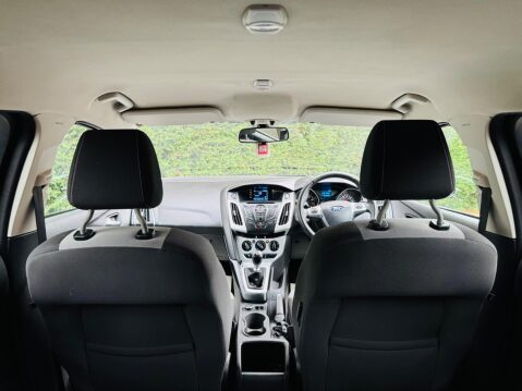 Ford Focus 1.0T EcoBoost Zetec Euro 5 (s/s) 5dr 30