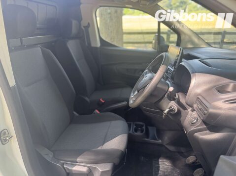 Vauxhall Combo 1.5 Combo 2300 Edition S/S Auto 14