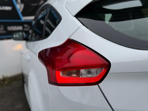 Ford Focus 1.0T EcoBoost ST-Line Euro 6 (s/s) 5dr 19