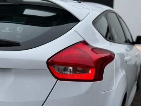 Ford Focus 1.0T EcoBoost ST-Line Euro 6 (s/s) 5dr 18