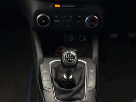 Ford Focus 1.0T EcoBoost Zetec Euro 6 (s/s) 5dr 29