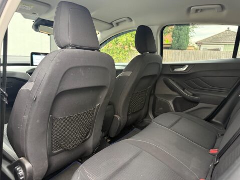 Ford Focus 1.0T EcoBoost Zetec Euro 6 (s/s) 5dr 23