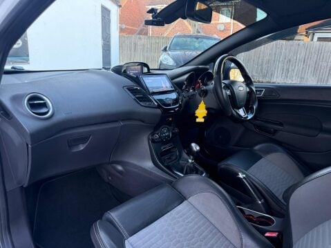 Ford Fiesta 1.6T EcoBoost ST-3 Euro 6 3dr 32