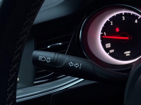 Vauxhall Insignia 1.6 Turbo D BlueInjection Design Grand Sport Euro 6 (s/s) 5dr 39