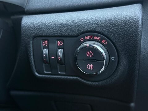 Vauxhall Astra GTC 2.0 CDTi BiTurbo Euro 5 (s/s) 3dr 45