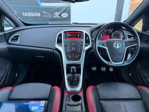 Vauxhall Astra GTC 2.0 CDTi BiTurbo Euro 5 (s/s) 3dr 32