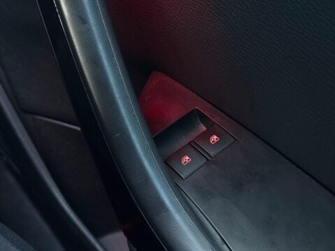 Vauxhall Astra GTC 2.0 CDTi BiTurbo Euro 5 (s/s) 3dr 44