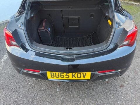 Vauxhall Astra GTC 2.0 CDTi BiTurbo Euro 5 (s/s) 3dr 27