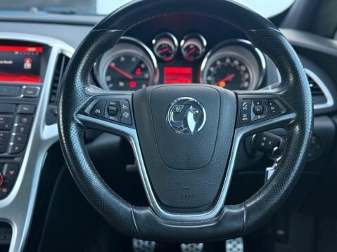 Vauxhall Astra GTC 2.0 CDTi BiTurbo Euro 5 (s/s) 3dr 35