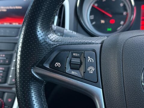 Vauxhall Astra GTC 2.0 CDTi BiTurbo Euro 5 (s/s) 3dr 40