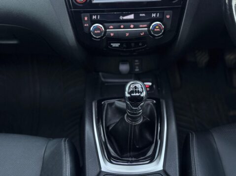 Nissan X-Trail 1.6 dCi Tekna 4WD Euro 5 (s/s) 5dr 39