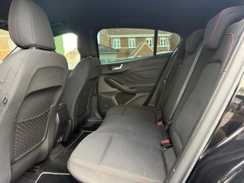Ford Focus 1.5 EcoBlue ST-Line Euro 6 (s/s) 5dr 27