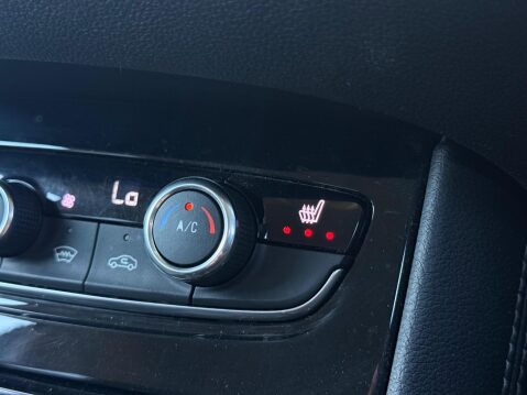 Vauxhall Grandland X 1.2 Turbo Sport Nav Euro 6 (s/s) 5dr 37