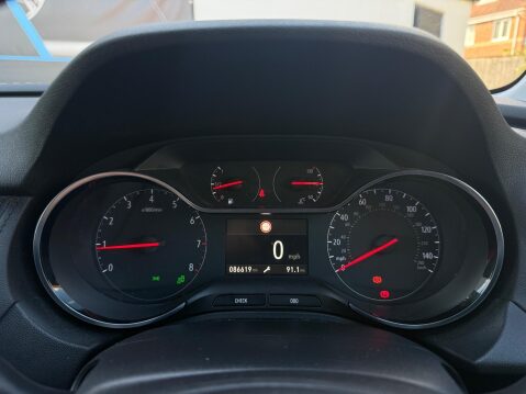 Vauxhall Grandland X 1.2 Turbo Sport Nav Euro 6 (s/s) 5dr 39