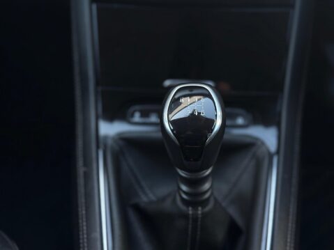 Vauxhall Grandland X 1.2 Turbo Sport Nav Euro 6 (s/s) 5dr 32