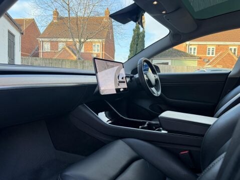 Tesla Model 3 (Dual Motor) Long Range Auto 4WDE 4dr 36