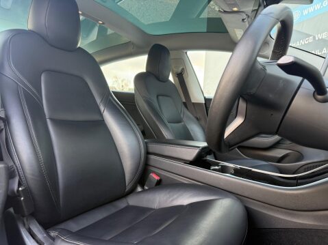 Tesla Model 3 (Dual Motor) Long Range Auto 4WDE 4dr 31