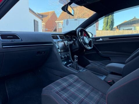 Volkswagen Golf 2.0 TSI BlueMotion Tech GTI Euro 6 (s/s) 3dr 38