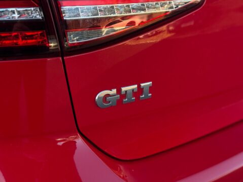 Volkswagen Golf 2.0 TSI BlueMotion Tech GTI Euro 6 (s/s) 3dr 31