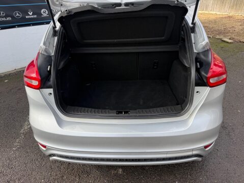 Ford Focus 1.0T EcoBoost ST-Line Euro 6 (s/s) 5dr 45