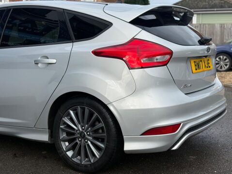 Ford Focus 1.0T EcoBoost ST-Line Euro 6 (s/s) 5dr 32
