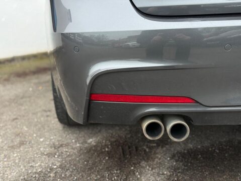 BMW 3 Series 3.0 330d M Sport Auto xDrive Euro 5 (s/s) 4dr 38