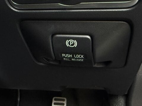 Volvo XC60 2.0 D4 R-Design Lux Nav Euro 6 (s/s) 5dr 83