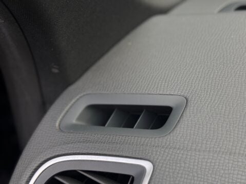 Volvo XC60 2.0 D4 R-Design Lux Nav Euro 6 (s/s) 5dr 71