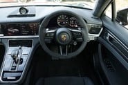 Porsche Panamera GTS PDK 18