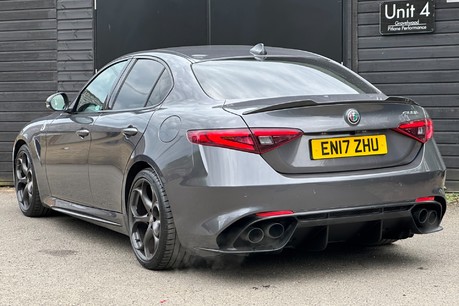 Alfa Romeo Giulia V6 BITURBO QUADRIFOGLIO 3