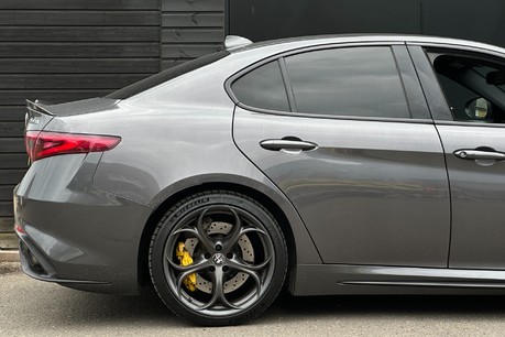 Alfa Romeo Giulia V6 BITURBO QUADRIFOGLIO 14