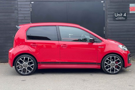 Volkswagen Up GTI 11