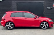 Volkswagen Golf GTI DSG 12