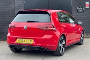 Volkswagen Golf GTI DSG 11