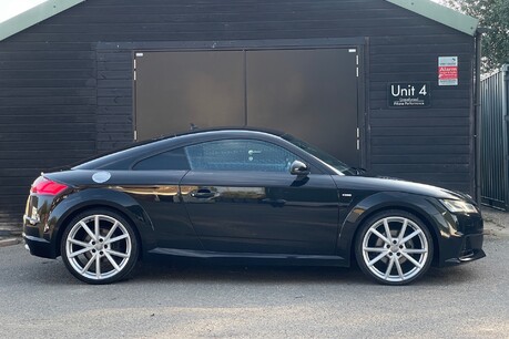 Audi TT TFSI QUATTRO BLACK EDITION 12