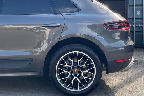 Porsche Macan D S PDK 15