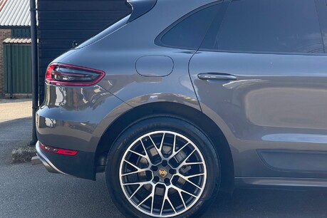 Porsche Macan D S PDK 16