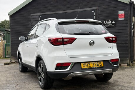 MG ZS EXCLUSIVE 3