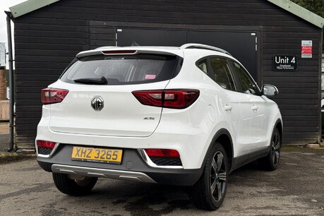 MG ZS EXCLUSIVE 13