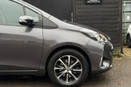 Toyota Yaris VVT-I ICON TECH 17