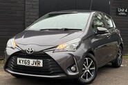 Toyota Yaris VVT-I ICON TECH 1