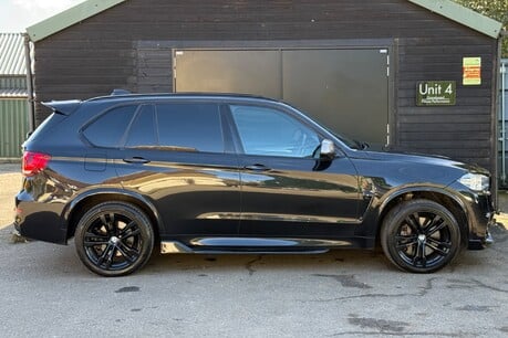 BMW X5 M50D 12