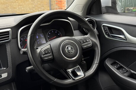 MG ZS EXCLUSIVE 8