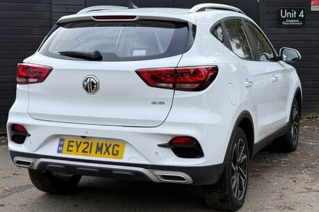 MG ZS EXCLUSIVE T-GDI 13