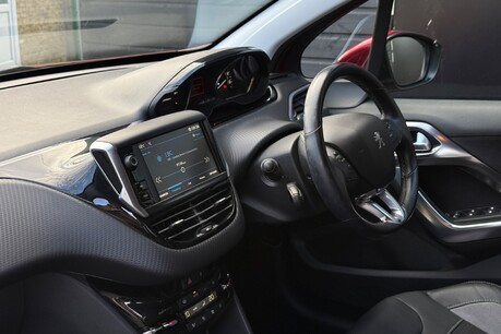 Peugeot 2008 PURETECH ALLURE 4