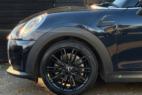 Mini Hatch COOPER EXCLUSIVE 16