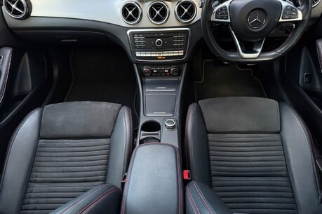 Mercedes-Benz GLA Class GLA 220 D 4MATIC AMG LINE PREMIUM PLUS 18