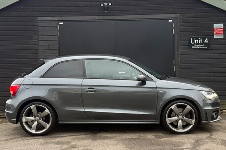 Audi A1 TDI BLACK EDITION 12