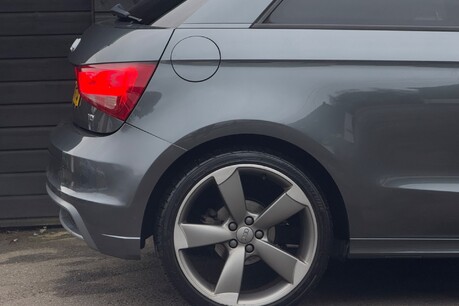 Audi A1 TDI BLACK EDITION 14